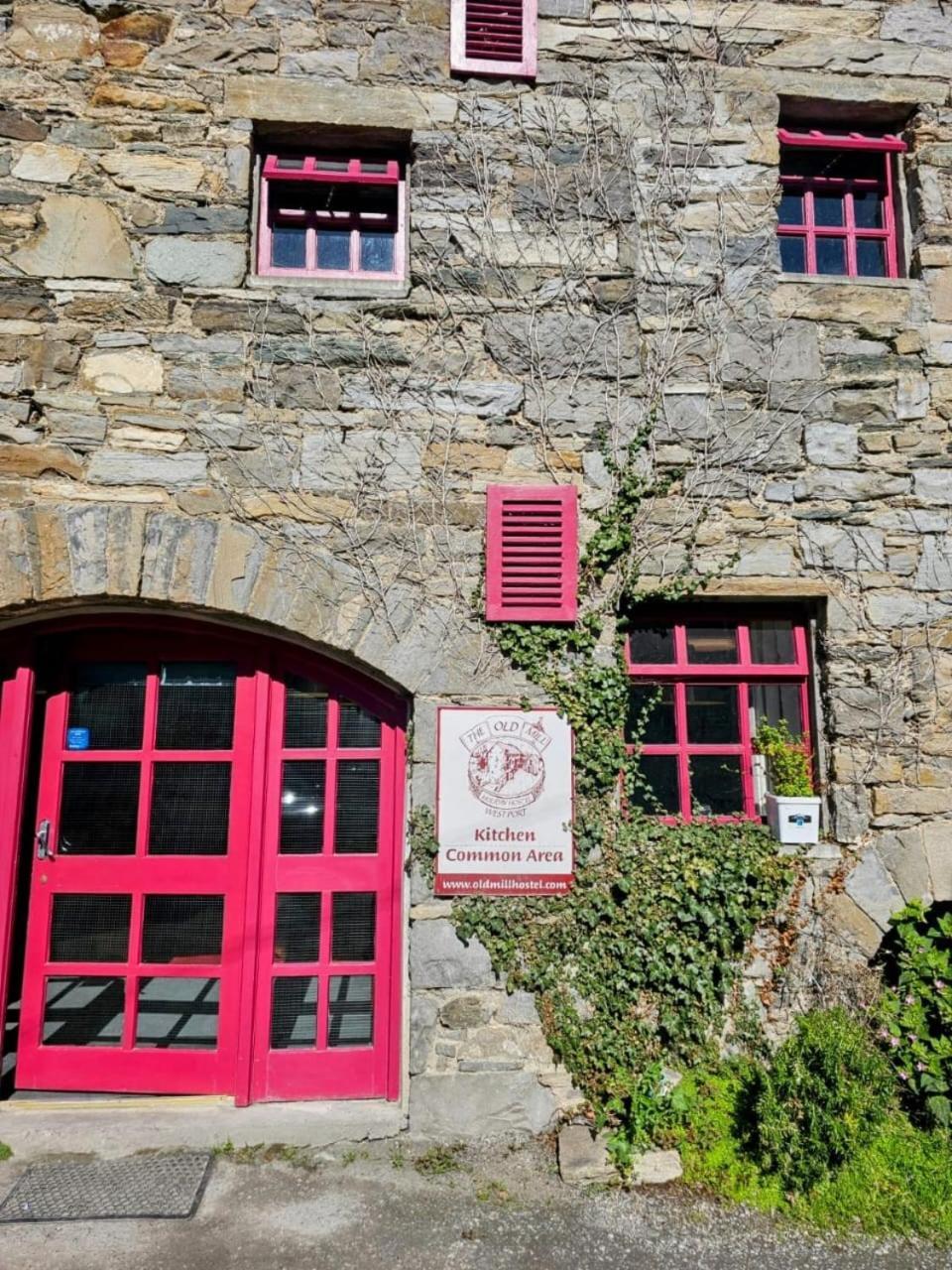 Old Mill Holiday Hostel ويستبورت المظهر الخارجي الصورة